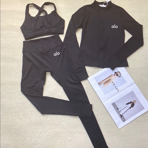 ALO Yoga Black 3 Piece Stretchy Activewear Set Jacket Padded Bra Leggings - Picture 2 of 4